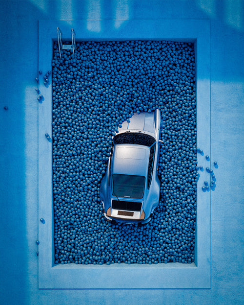 AZUR 02, the car seen from above in a rectangular pool of blue balls